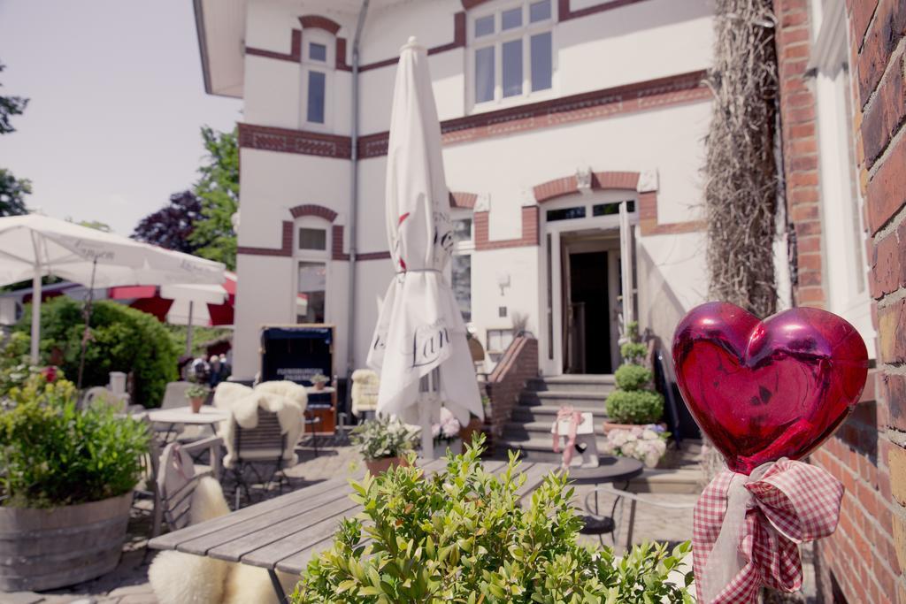 Heinsens Ellerbek Bed & Breakfast Exterior photo